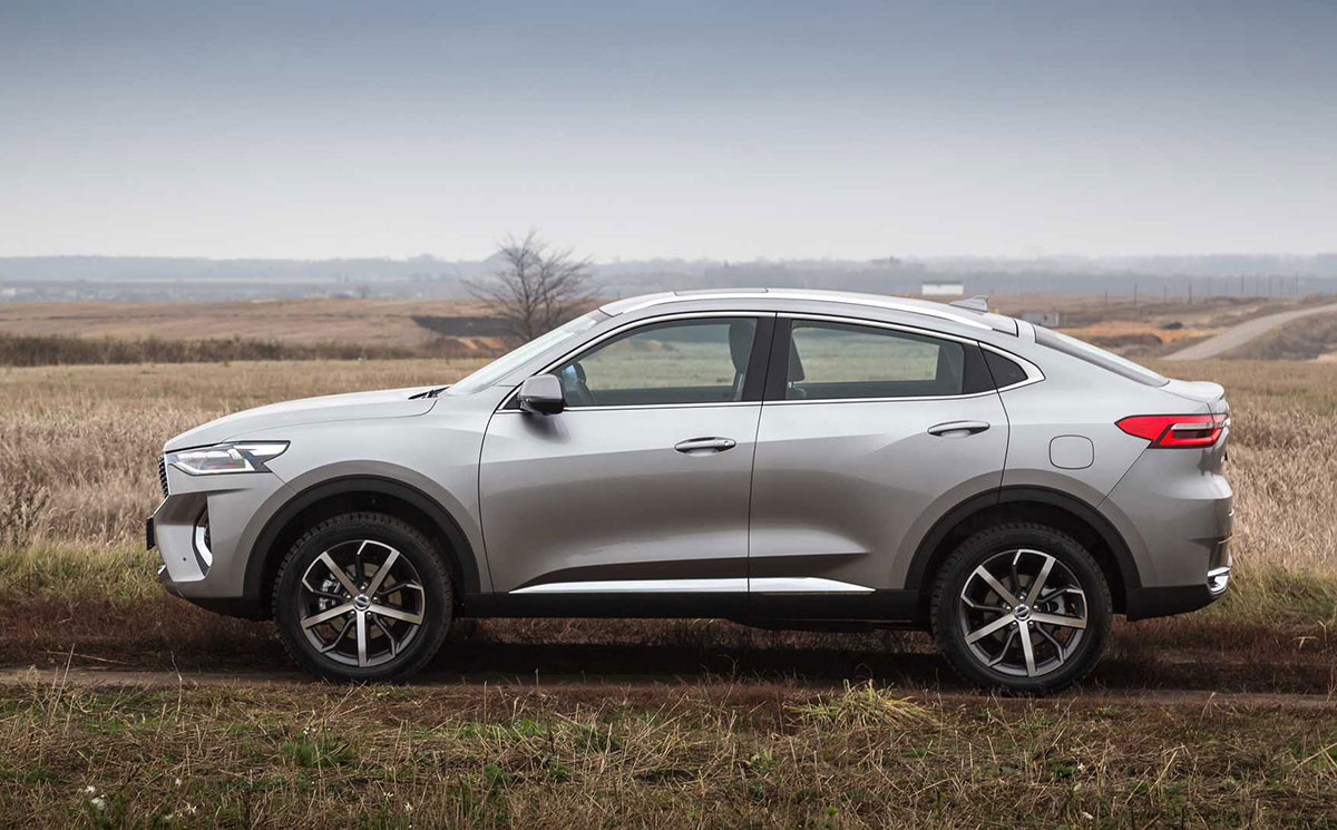 Geely обогнал Haval по продажам, не имея собственного завода в России. Haval по-прежнему обещает сравняться с Hyundai