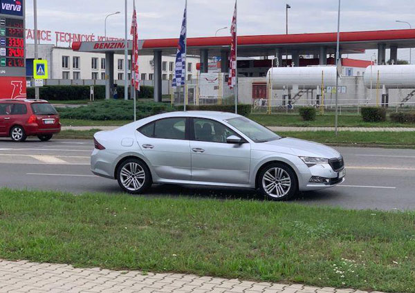 Новая Skoda Octavia с минимумом камуфляжа