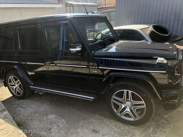 AMG версия выглядит конечно шикарно. Но она и стоит будет дороже и эксплуатируют ее безжалостно
