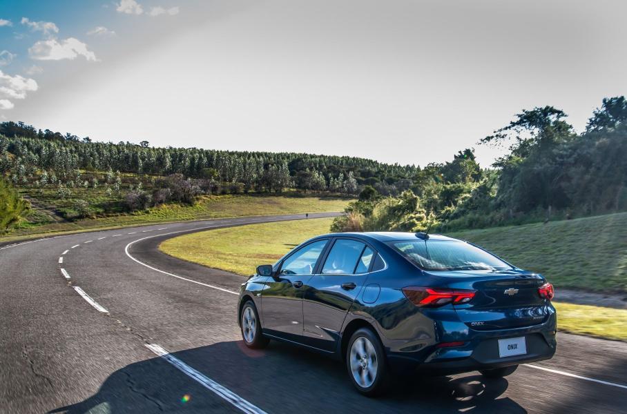 Скорее всего к нам привезут Chevrolet Onix, который должен в первую очередь конкурировать с Вестой